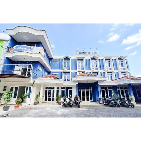 Wisma Pkbi Jabar Mitra Reddoorz Bandung Bagian luar foto